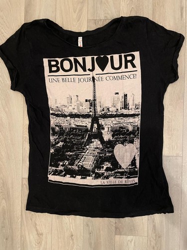 Schwarzes shirt mit - t-shirt,